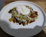 Foto del paso 7 de la receta: Huevos escalfados con verduras y arroz a la menta