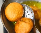 A picture of step 5 of Matar/peas kachori.