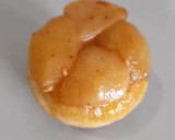 Foto del paso 12 de la receta: Tatin individual de pera con base de rollito de canela de brioche