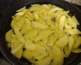 Foto del paso 2 de la receta: Mejillones en salsa de cerveza con nata y patatas fritas