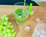 A picture of step 2 of Grapes & Mint Cooler.