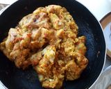 A picture of step 4 of Yam-eggroll.