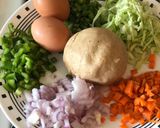 முட்டை சப்பாத்தி ரோல் Muttai chappathi Roll Recipe in Tamil ரெசிபி ஸ்டேப் 2 புகைப்படம்