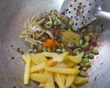 A picture of step 3 of Broad Bean Seed sabzi.