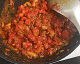 A picture of step 4 of Lehsuni aloo palak.