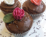 Foto del paso 6 de la receta: Cupcakes de chocolate rellenos con mermelada de fresa