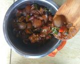 Foto langkah ke 5 dari resep Oseng kikil manis pedes👍.