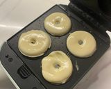 Hình bước làm 3 của món [Không Cần Lò] Bánh Donut Phủ Chocolate