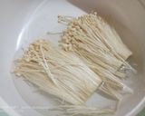 Foto langkah ke 5 dari resep Jeon Enoki (Pancake Jamur Enoki).