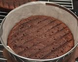 Foto langkah ke 6 dari resep Chocolate Cheesecake.