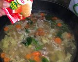 Foto langkah ke 4 dari resep Sop Sayur Bening Ceker Ayam 🥔🥕🍗.