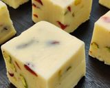 ક્રેનબેરી પિસ્તાચીઓ ફજ (Cranberry pistachio fudge Recipe In Gujarati) રેસીપી સ્ટેપ5ફોટો