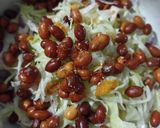 A picture of step 2 of Schezwan khakhra chaat.