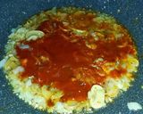 Gambar langkah 4 resipi Spaghetti Marinara.