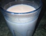बनाना मिल्क शेक (Banana milk shake recipe in Hindi) रेसिपी चरण 4 फोटो