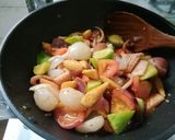 รูปขั้นตอนการทำที่ 6 ของ ผัดเปรี้ยวหวานใส่ลิ้นจี่