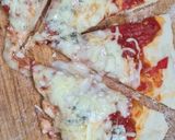 Foto del paso 10 de la receta: Pizza casera con 5 quesos