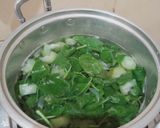 Foto langkah ke 6 dari resep Sayur Bening Bayam Oyong.