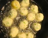 Mozzarellával töltött krumpligolyó recept fázis 5 fotója