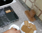 Foto del paso 4 de la receta: Tarta de galletas, chocolate y natillas/sin horno