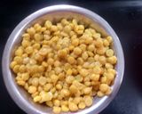 A picture of step 2 of Dal palak.