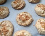 Foto langkah ke 8 dari resep Kue Sagu Keju.