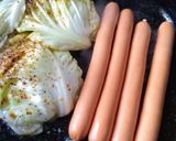 Foto del paso 2 de la receta: Repollo asado con salchichas Frankfurt ahumadas