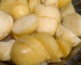 A picture of step 2 of Crispy potatoes.