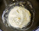Foto del passaggio 5 della ricetta Rotolo di tiramisù con crema al caffè