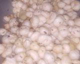 A picture of step 3 of Roasted Makhana.