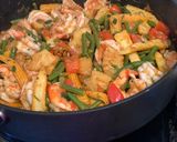 A picture of step 3 of Chilli Prawn and Pineapple.