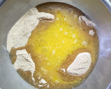 Foto del paso 2 de la receta: Budín integral de frutos rojos y banana