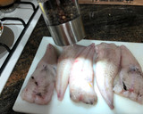 Foto del paso 3 de la receta: Rape al horno con chirlas y gambones