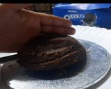 A picture of step 5 of Oreo chocolate cake.