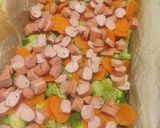 Brokkolis, tojásos, virslis csőben sült recept fázis 2 fotója