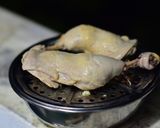 รูปขั้นตอนการทำที่ 2 ของ ไก่ตุ๋นกรอบซอสพริกแกงเผ็ด
