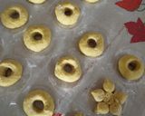 Foto langkah ke 5 dari resep Donat Mangga.