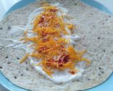 A picture of step 2 of Baleadas.