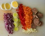 Foto del paso 1 de la receta: Arroz con vegetales y longaniza
