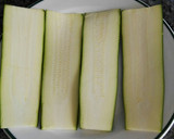 Foto del paso 1 de la receta: Calabacín relleno de pollo y queso