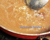 A picture of step 2 of Tamarind dates chutney.