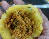 A picture of step 2 of Chicken stuff potato cutlets.