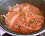 Hình bước làm 2 của món Canh Kim Chi Bò Bằm Siêu Cay