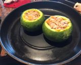 Foto del paso 2 de la receta: Zapallitos verdes con caballas y queso
