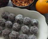 Kókuszos datolya golyók recept fázis 17 fotója