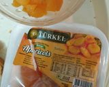 A picture of step 3 of Apricots stuffing.