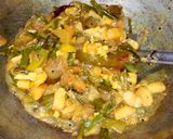 পেঁয়াজকলির টকঝাল সবজি(Peyejkalir takjhal recipe in bengali) রেসিপি ধাপ - 4 ছবি