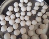 A picture of step 3 of Paal kolukattai.