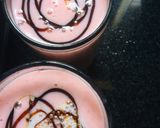 A picture of step 2 of Banana strawberry smoothie.