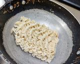 A picture of step 1 of Maggi Sandwich.